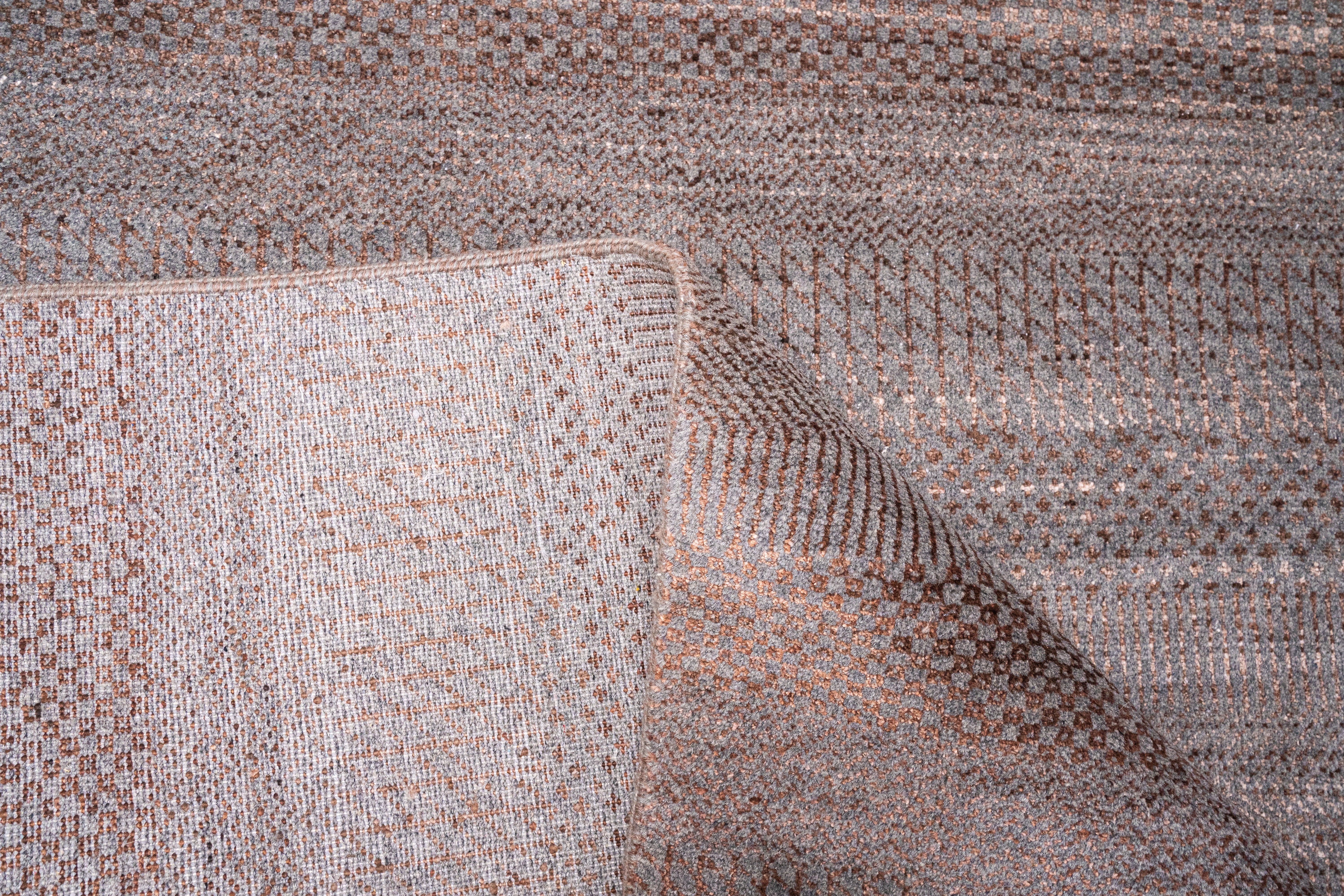 Handknotted Carpet, DIA - 548 MCN, Grey & Brown